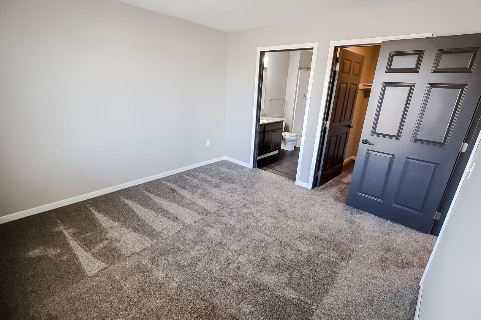 Sioux Falls Apartment: 3600 S Grand Slam Ave