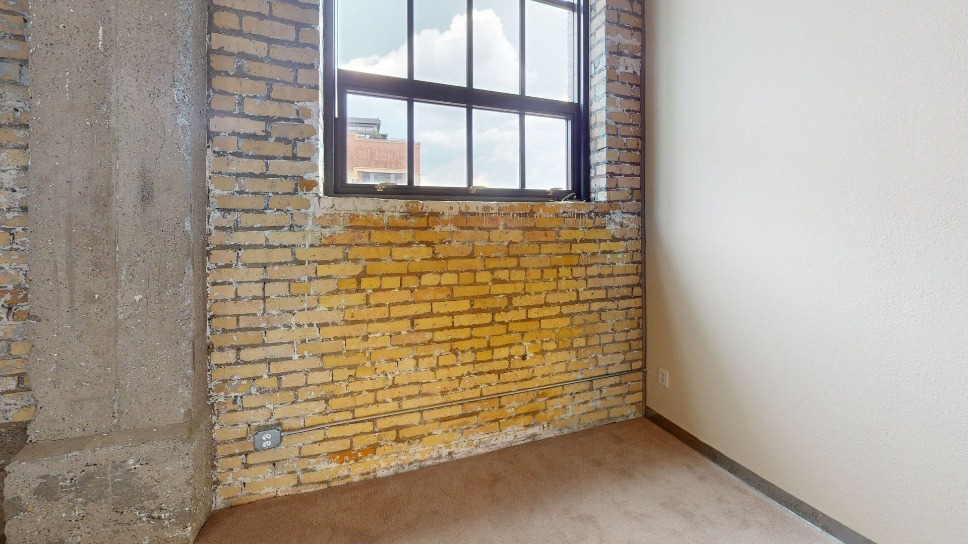 Minneapolis Apartment: 607 Washington Ave N