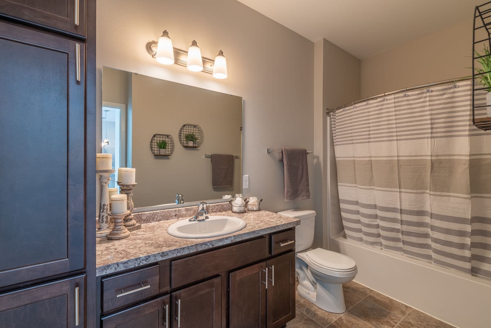 Mandan Apartment: 3601 21st St SE