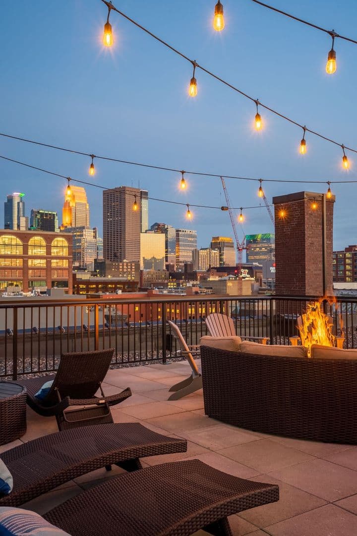 Minneapolis Apartment: 607 Washington Ave N