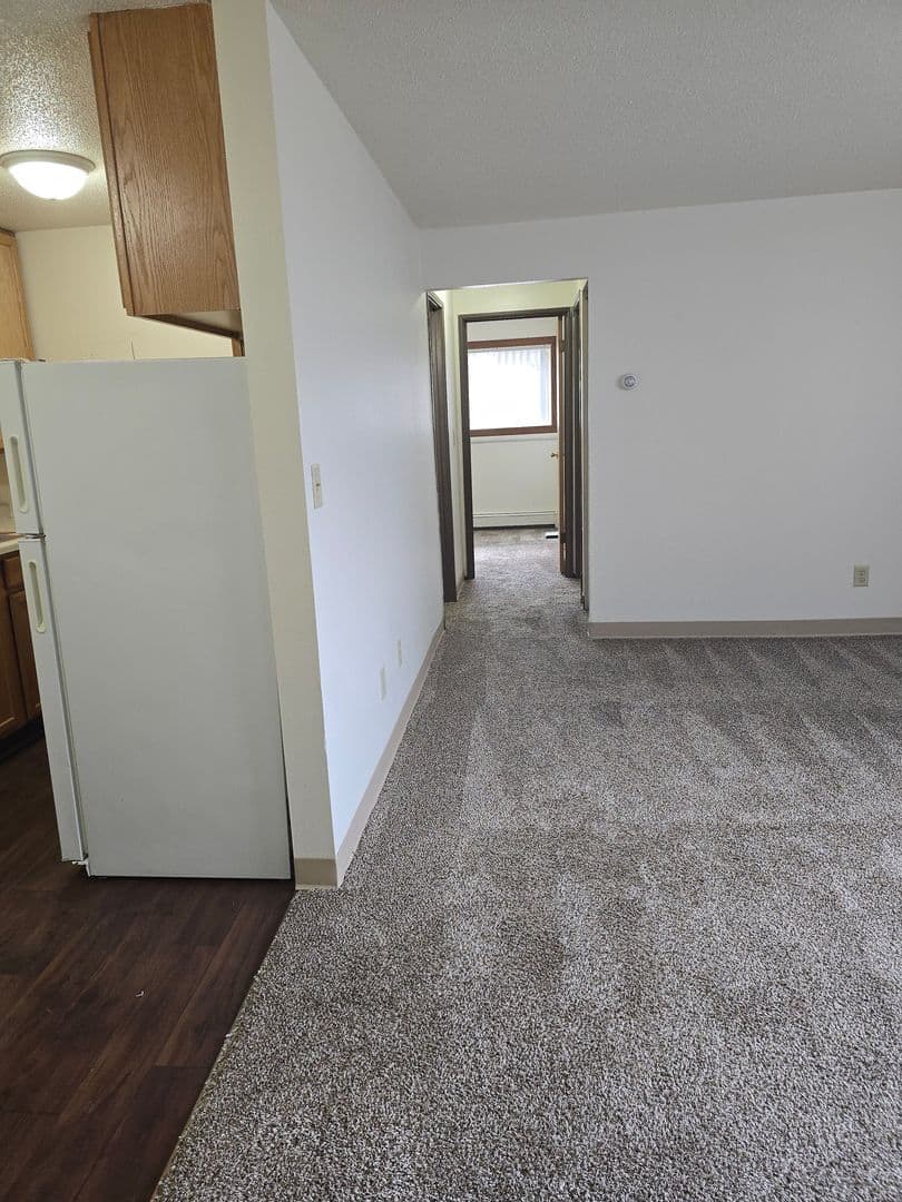 Fargo Apartment: 1010 16th St N
