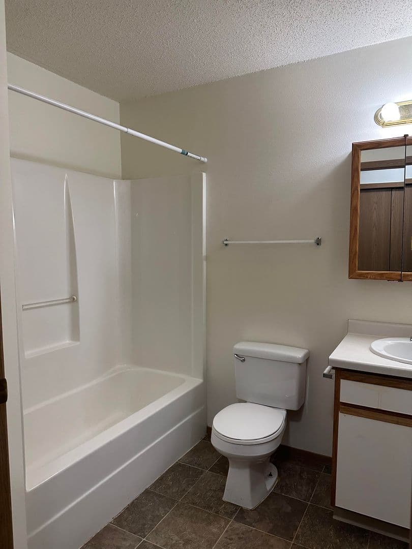 Fargo Apartment: 1704-1736 Dakota Dr. N.