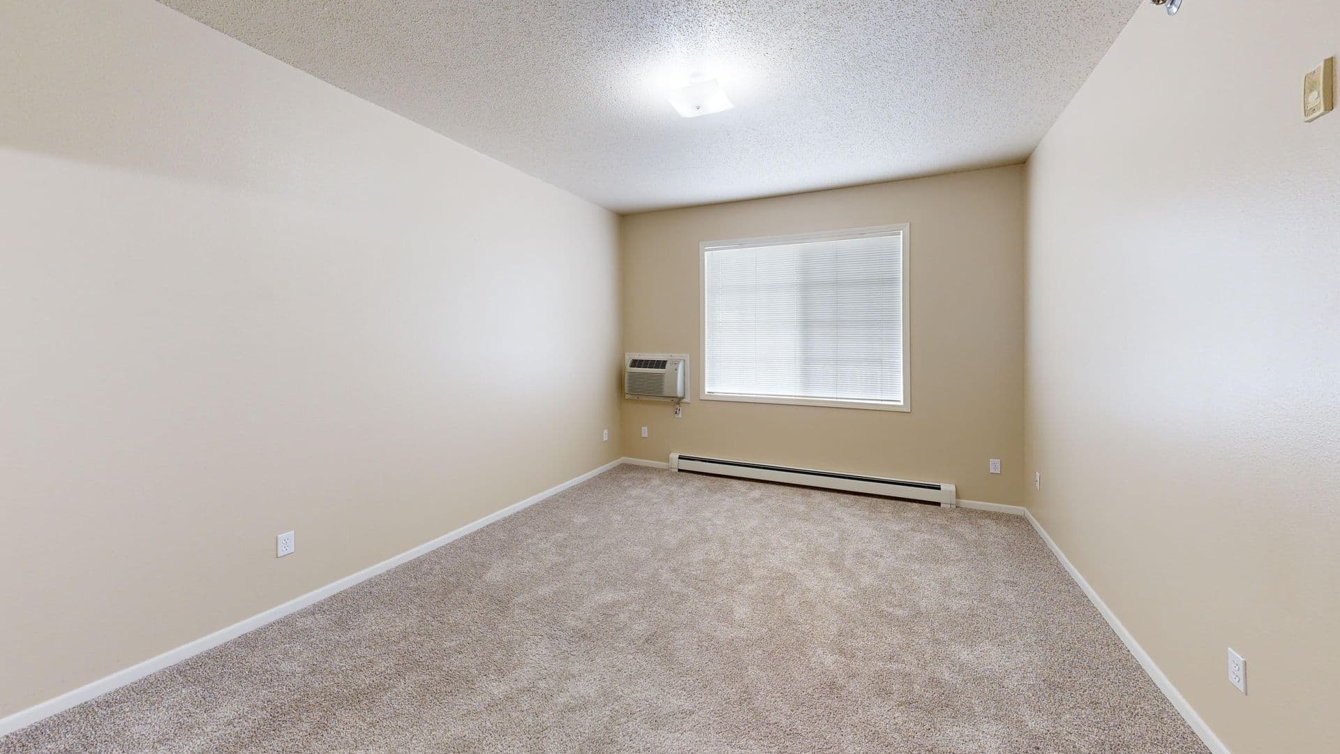 Moorhead Apartment: 1501 Belsly Blvd