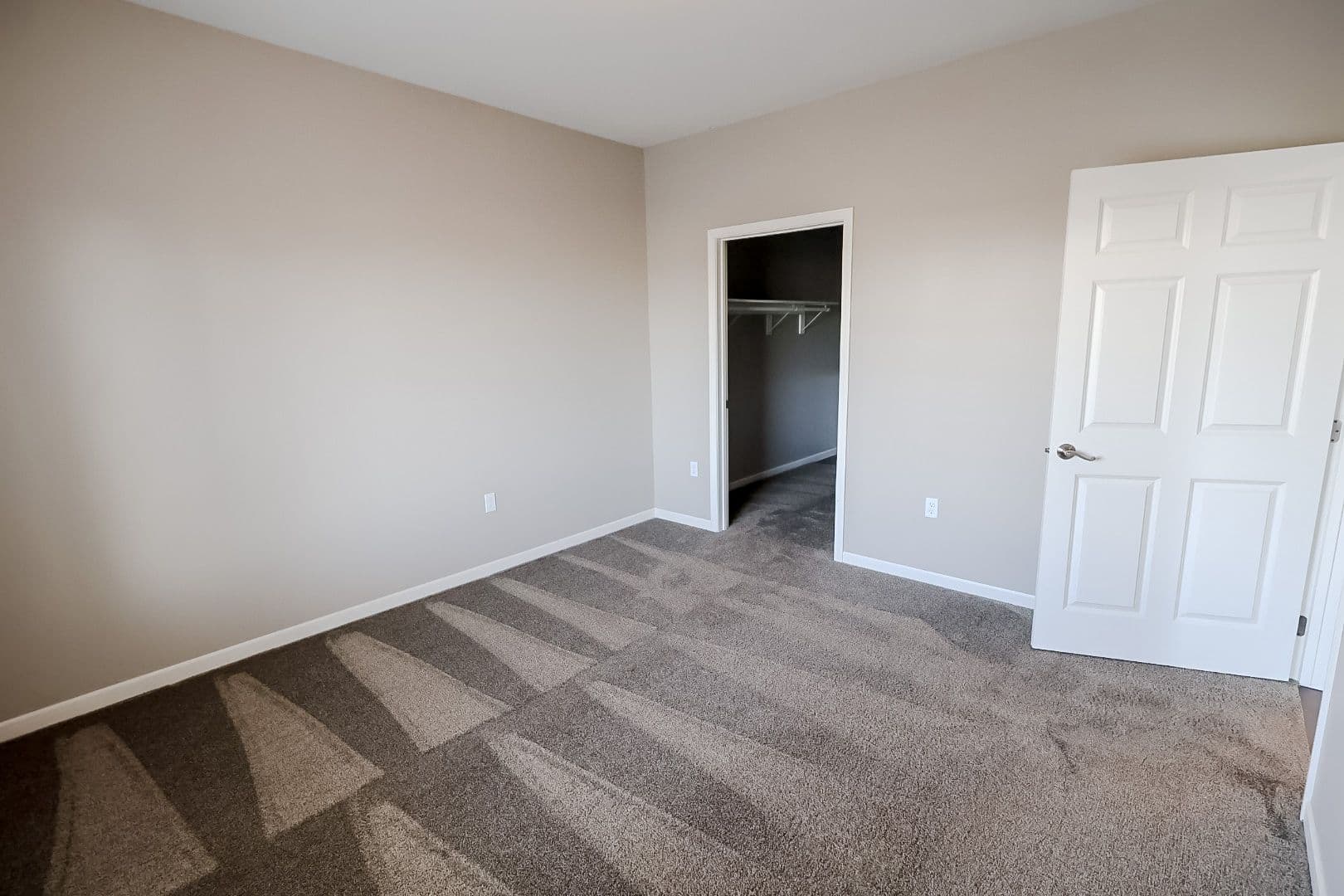 Sioux Falls Apartment: 3600 S Grand Slam Ave