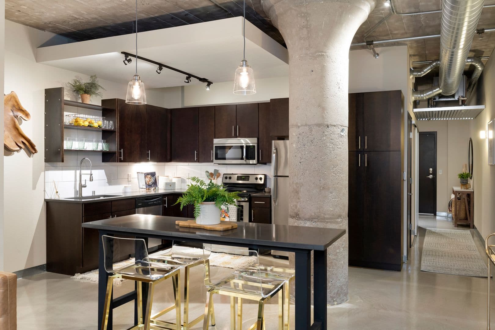 Minneapolis Apartment: 607 Washington Ave N