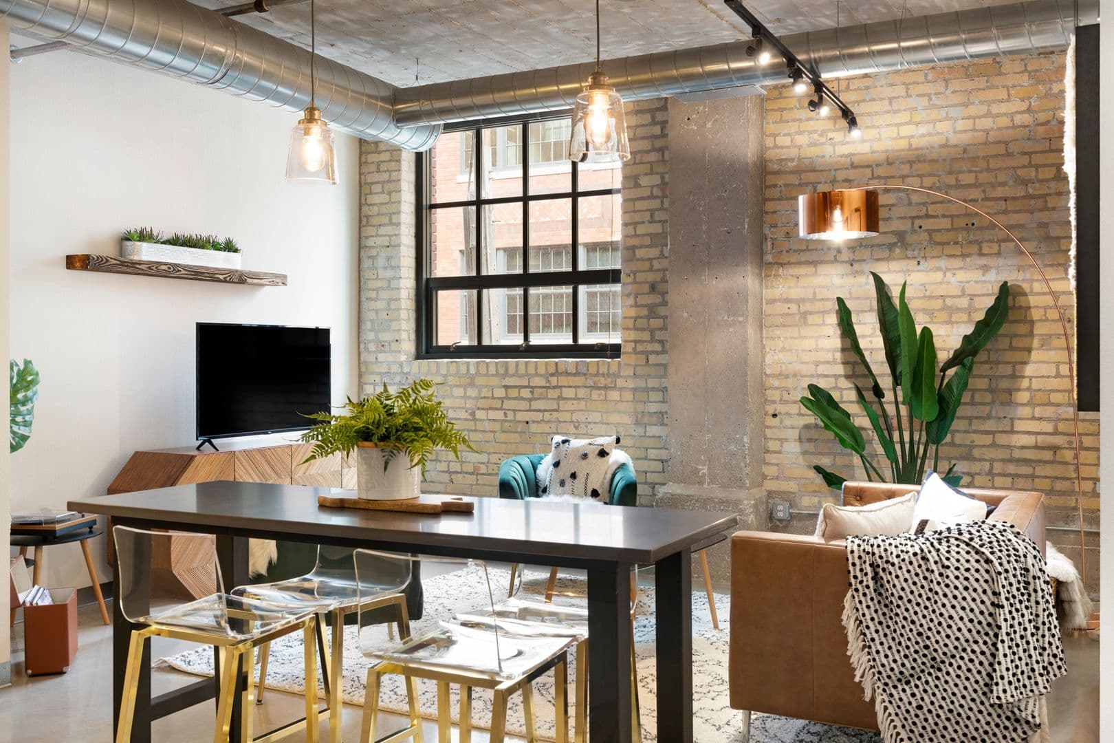 Minneapolis Apartment: 607 Washington Ave N