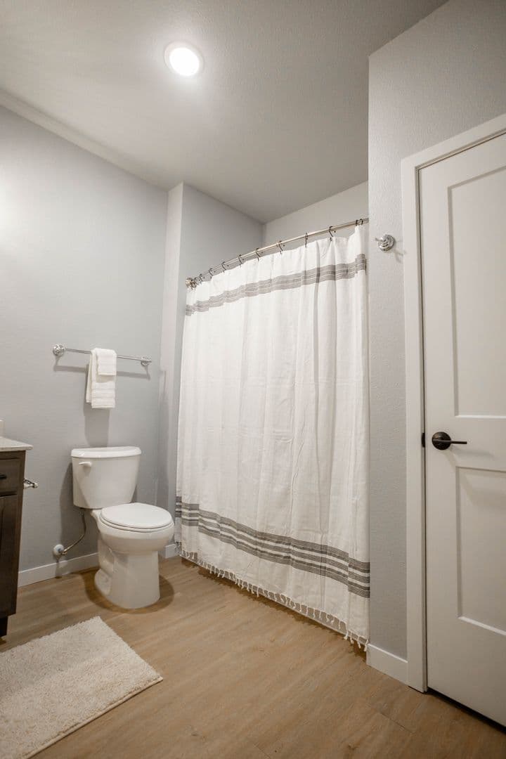 Fargo Apartment: 1882 39th St S