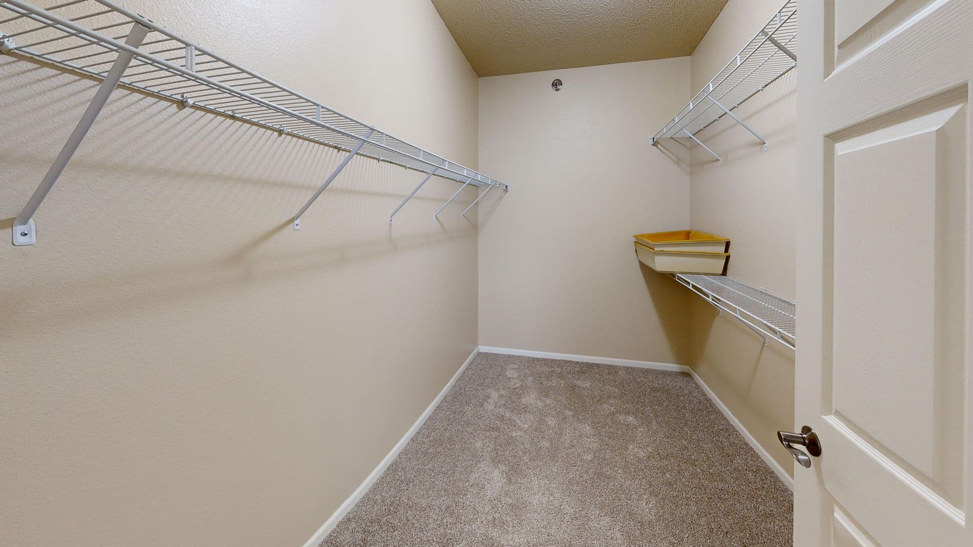 Moorhead Apartment: 1501 Belsly Blvd