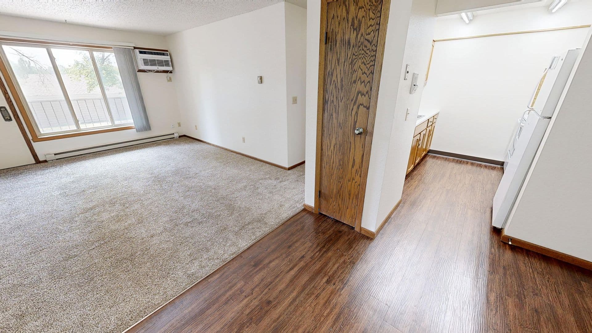 Fargo Apartment: 1624 E Gateway Circle