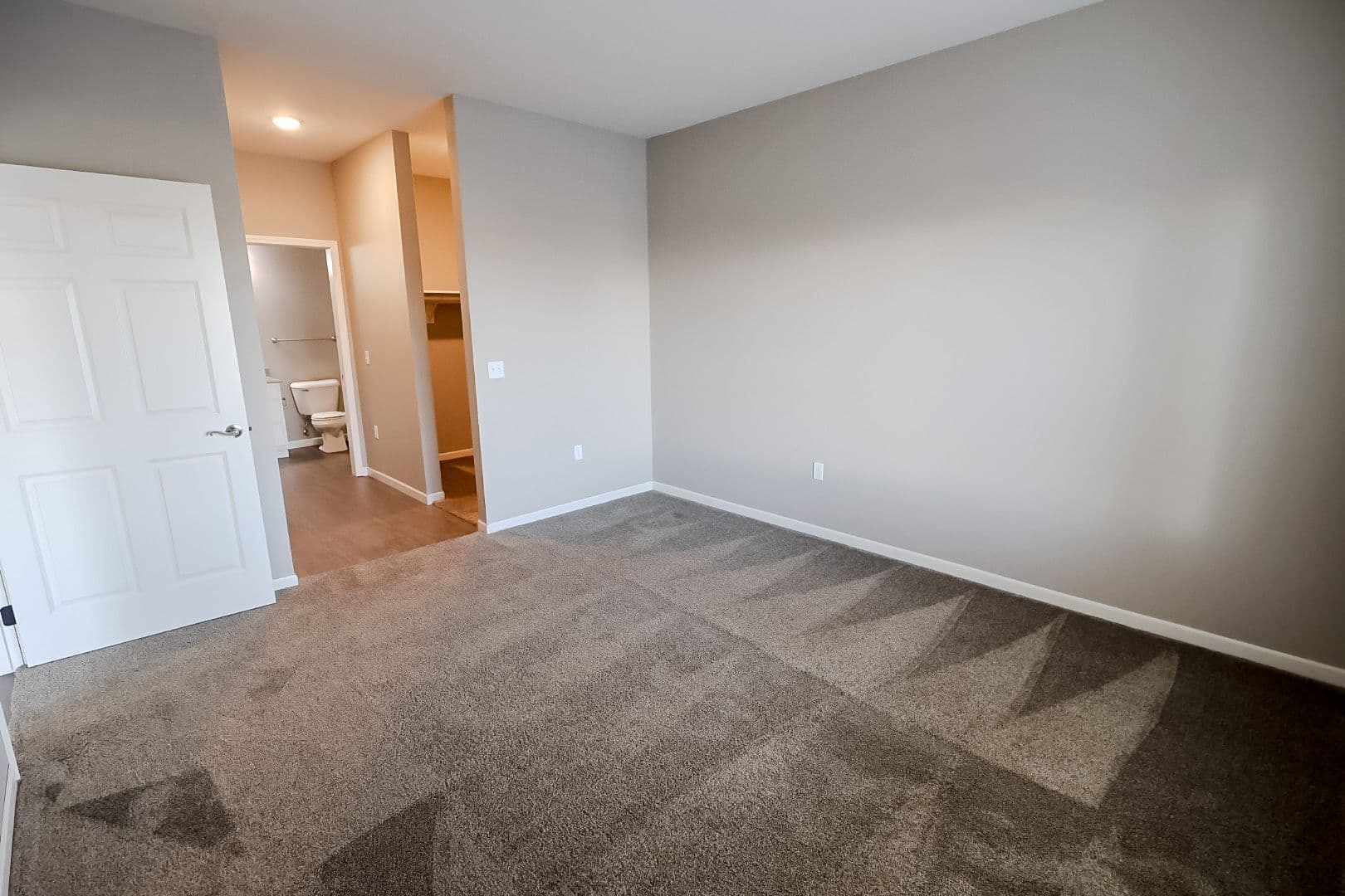 Sioux Falls Apartment: 3600 S Grand Slam Ave