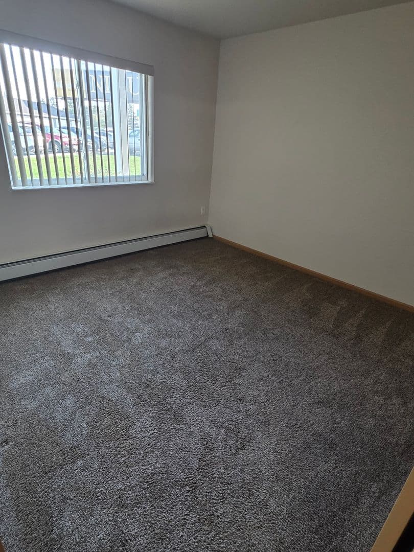 Fargo Apartment: 2055 Dakota Dr N