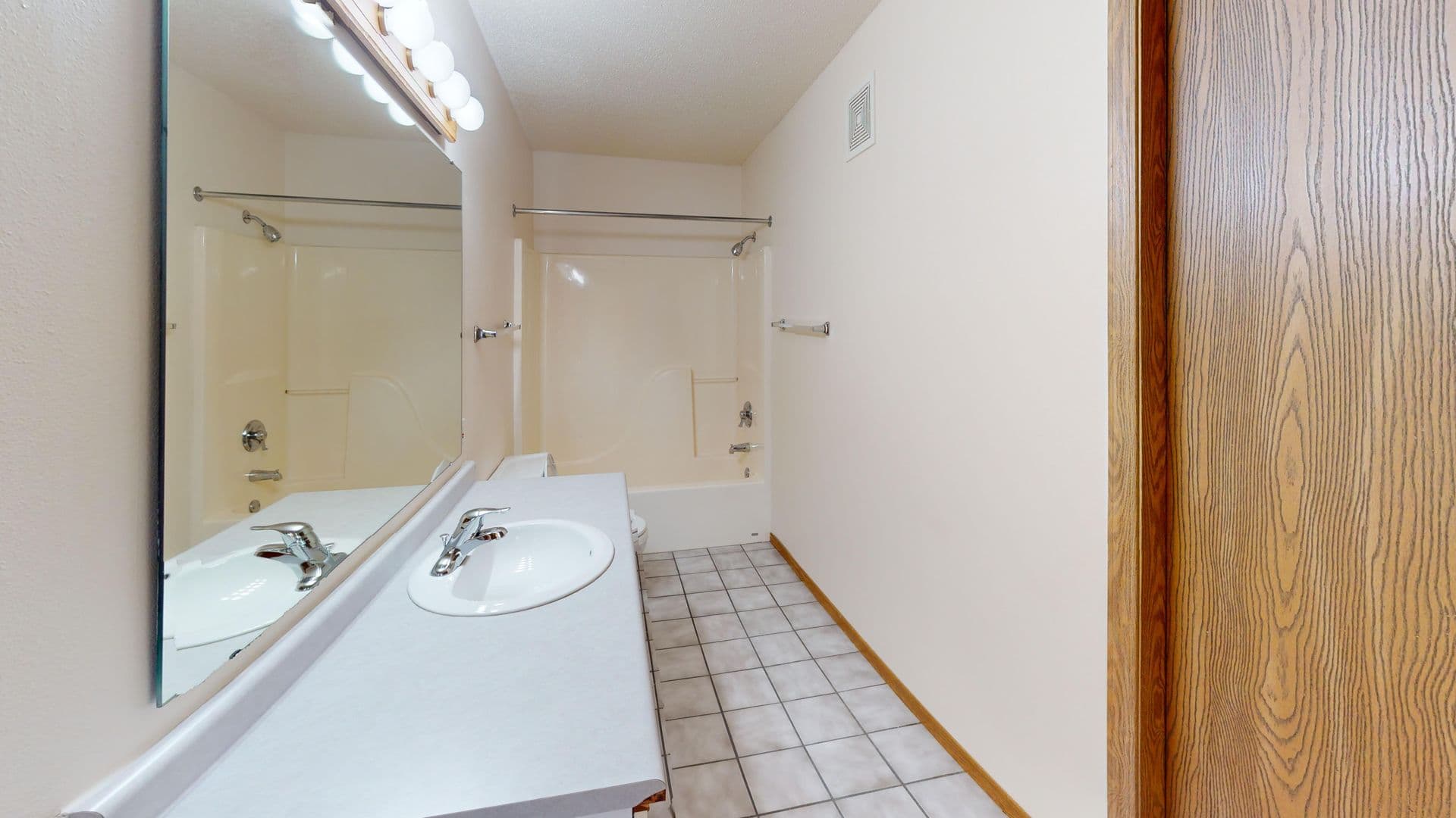 Fargo Apartment: 3001 34th Ave S