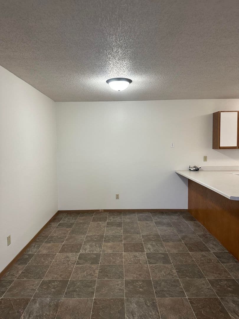 Fargo Apartment: 1704-1736 Dakota Dr. N.