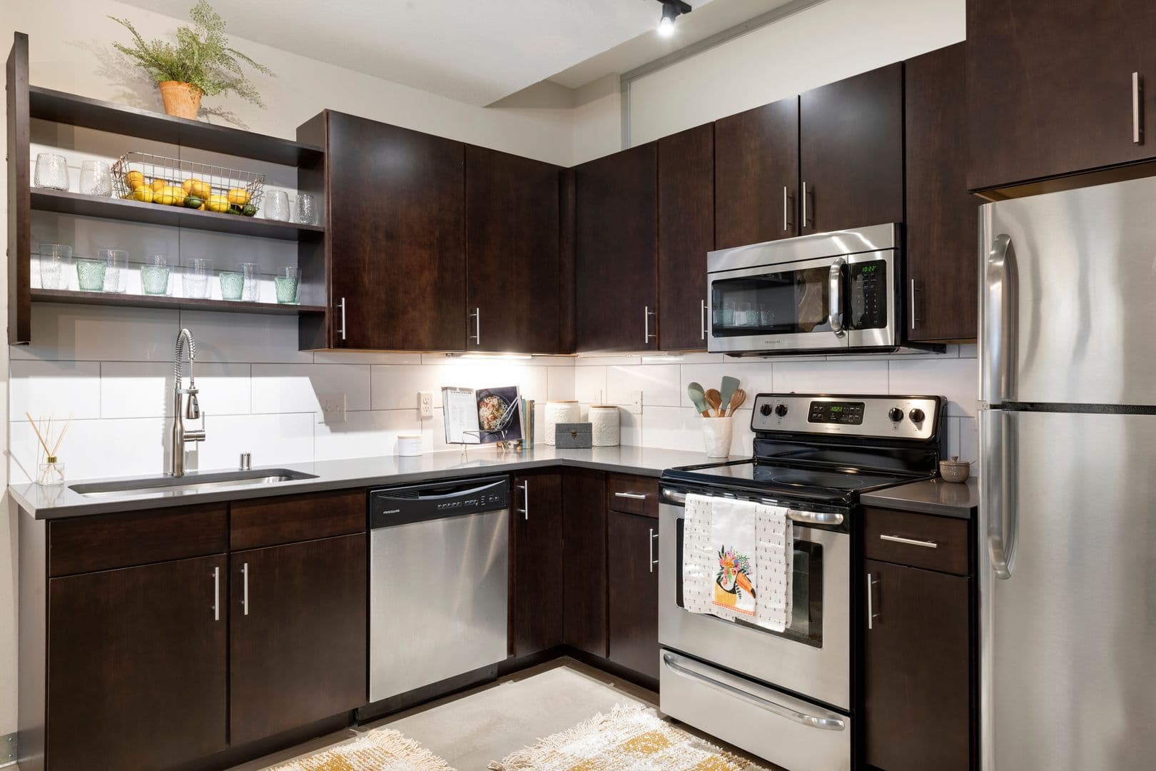 Minneapolis Apartment: 607 Washington Ave N