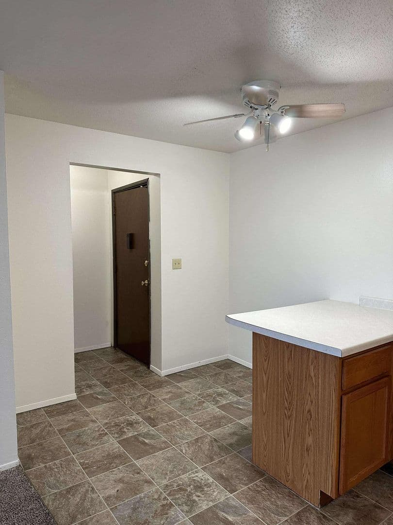 Fargo Apartment: 1010 16th St N