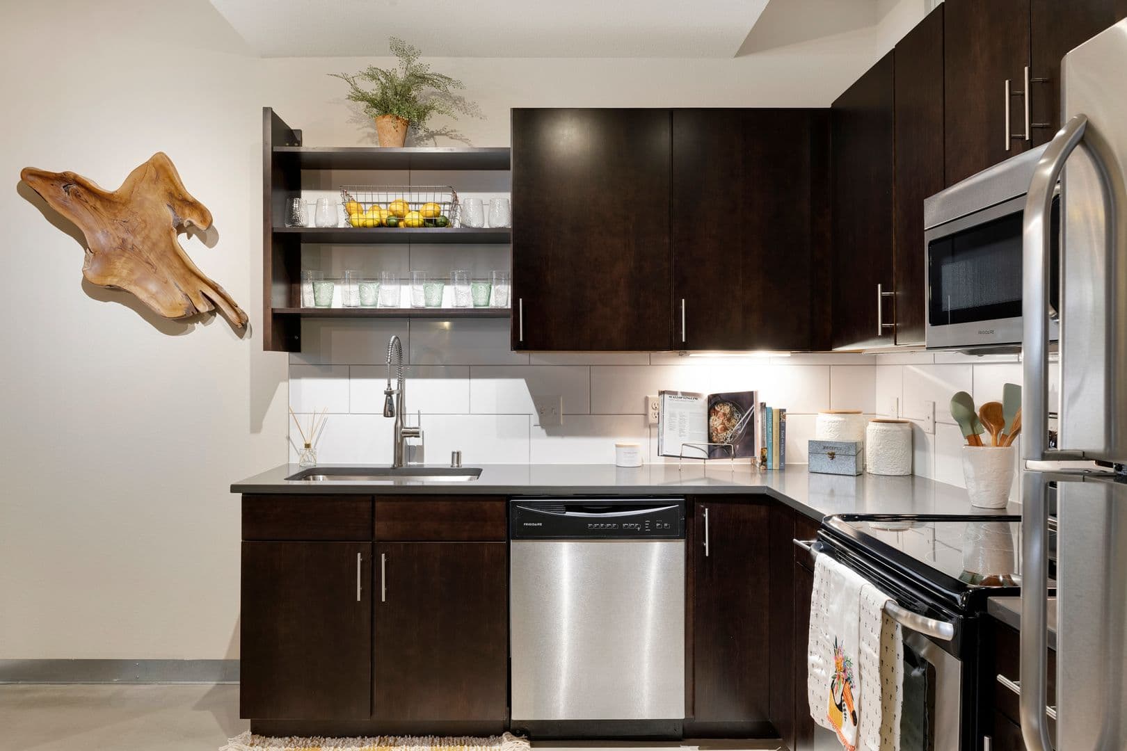 Minneapolis Apartment: 607 Washington Ave N