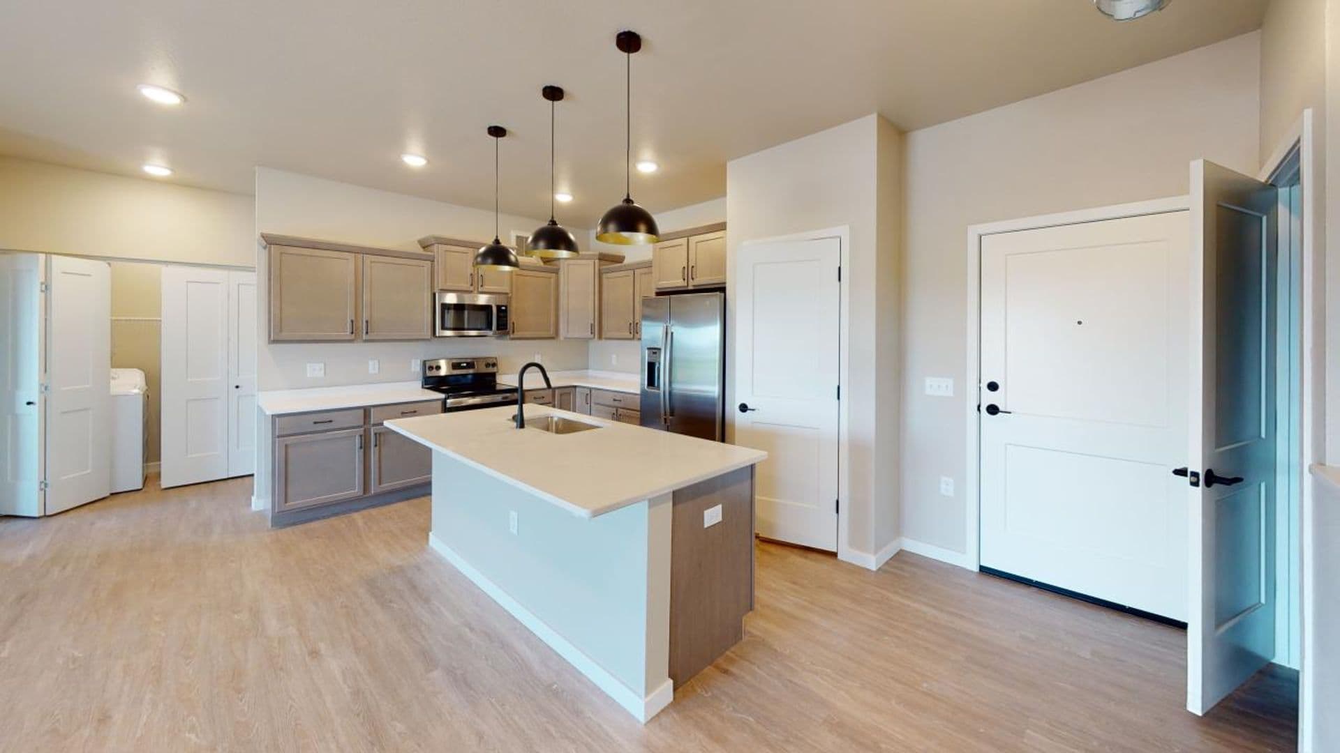 Billings Apartment: 4427 Altay Dr