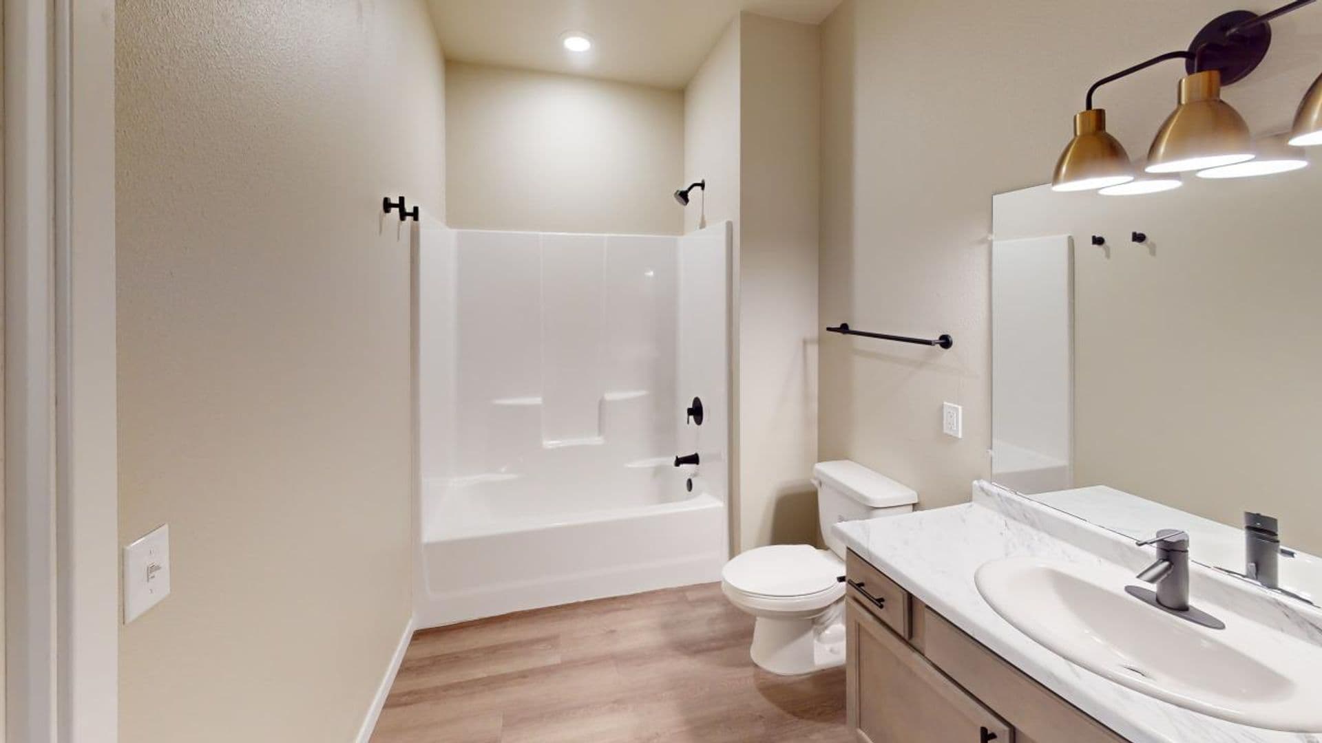 Watertown Apartment: 1631 4th Street NE