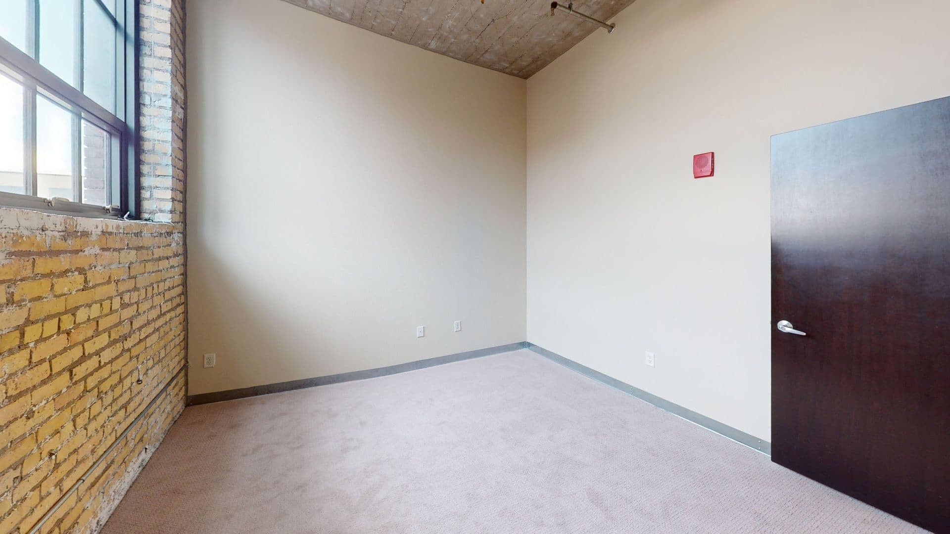 Minneapolis Apartment: 607 Washington Ave N