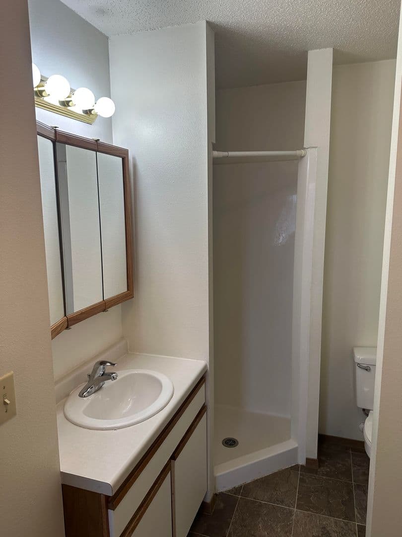 Fargo Apartment: 1704-1736 Dakota Dr. N.