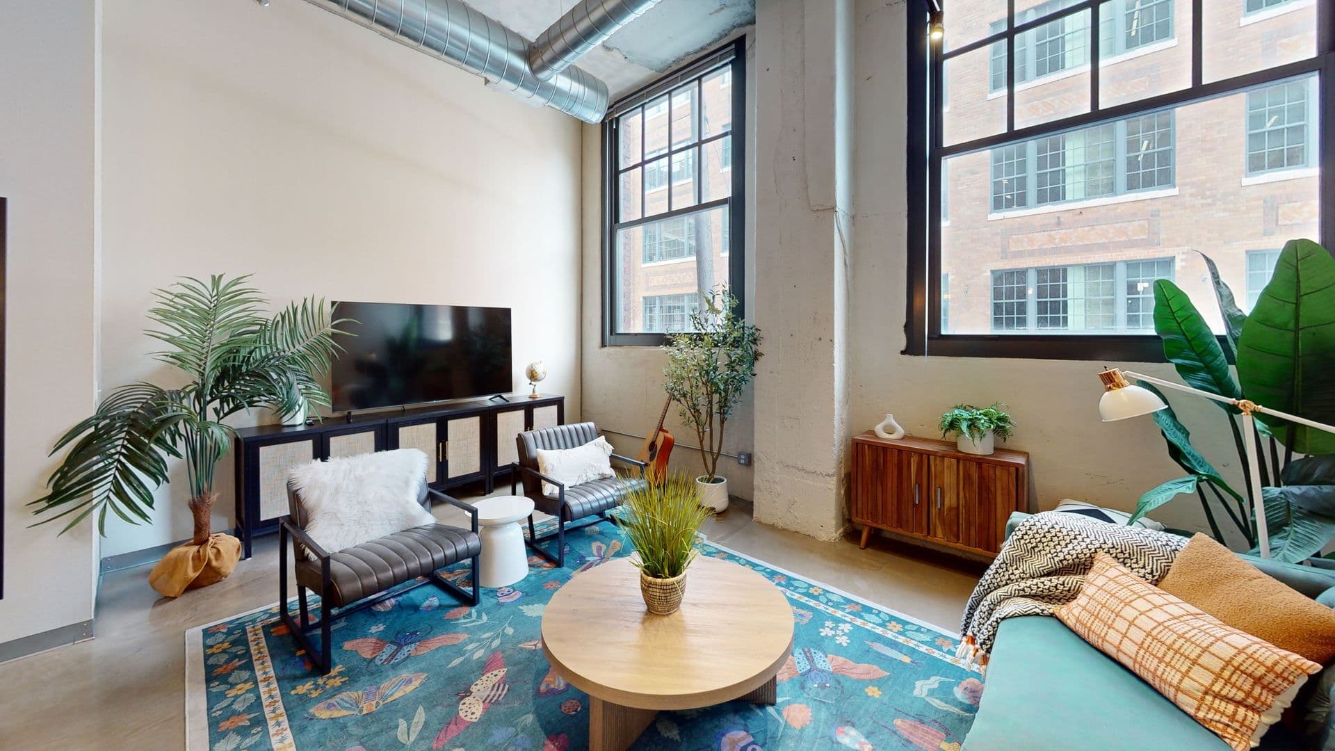 Minneapolis Apartment: 607 Washington Ave N