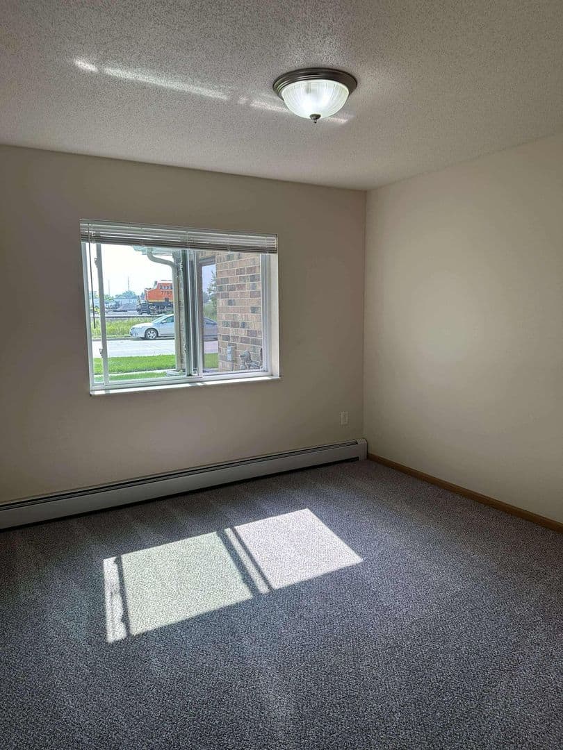 Fargo Apartment: 2055 Dakota Dr N