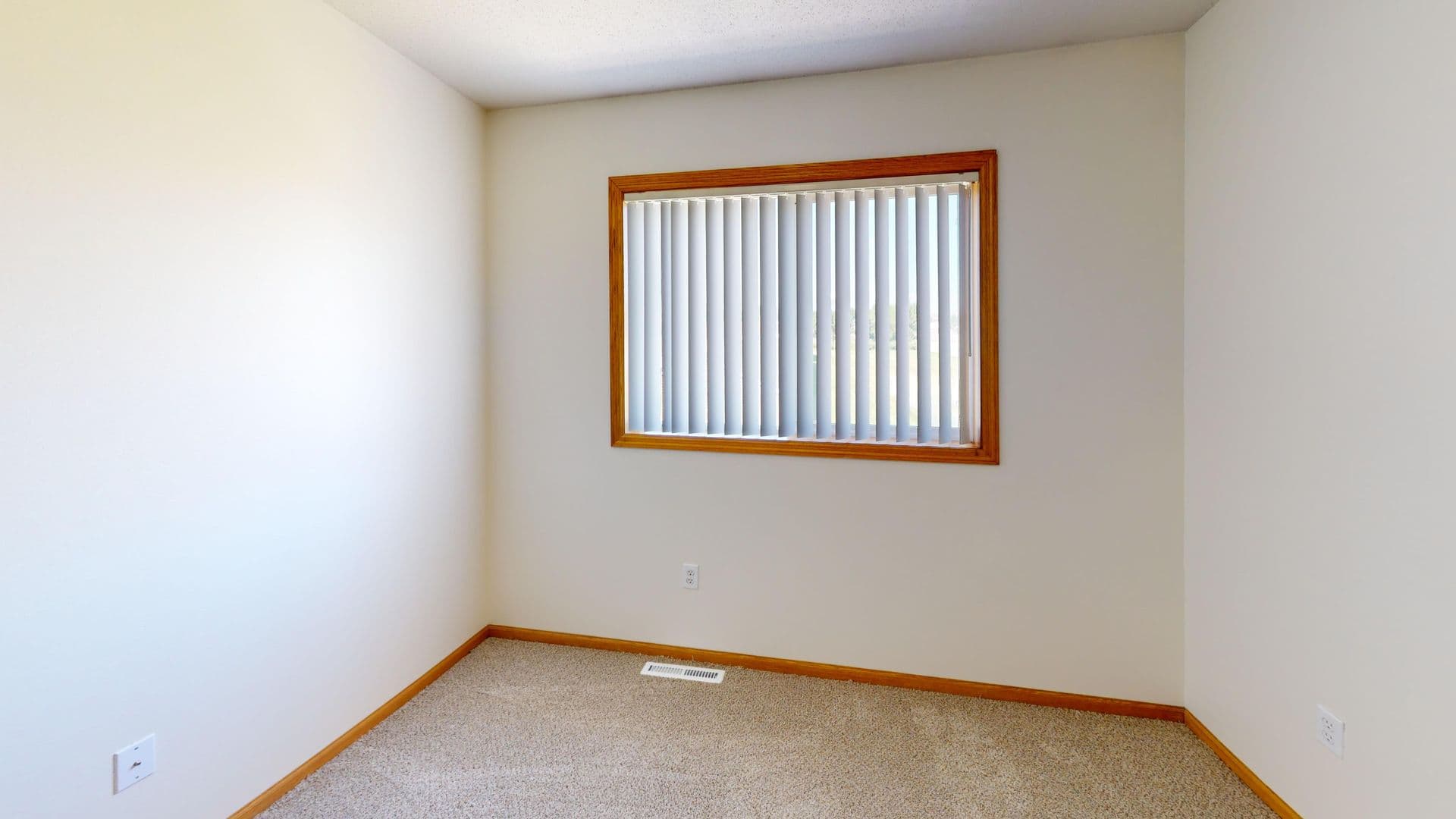 Fargo Apartment: 3225-3235 35th Ave S