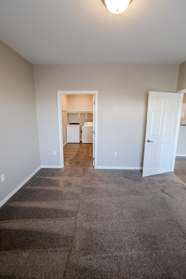 Sioux Falls Apartment: 3600 S Grand Slam Ave