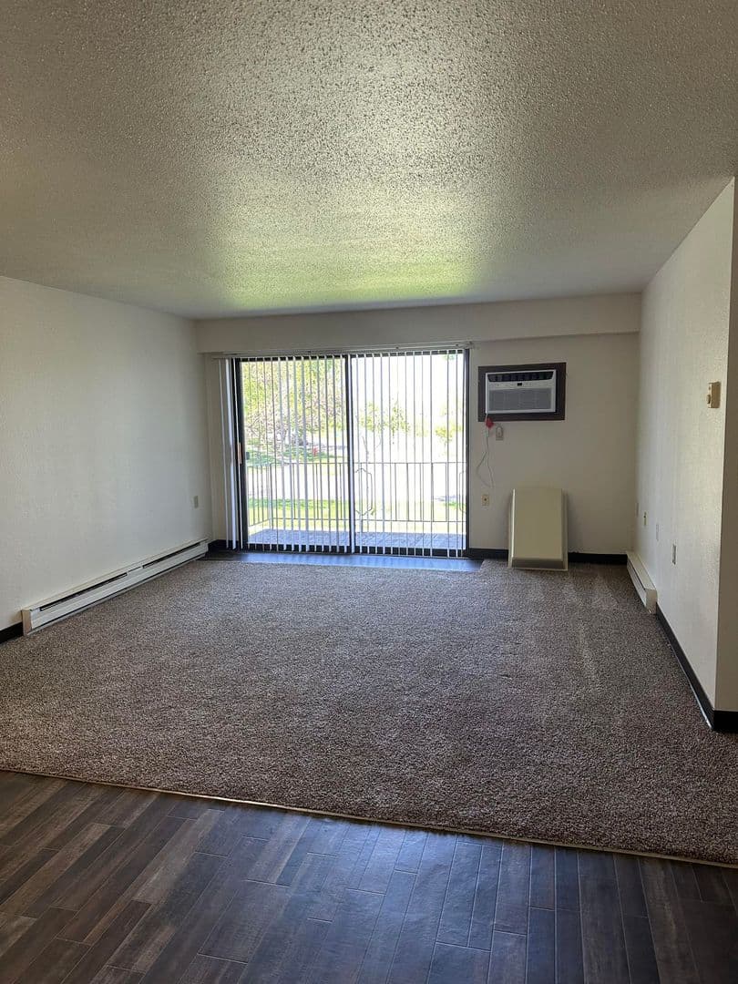 Fargo Apartment: 1502 Dakota Dr N