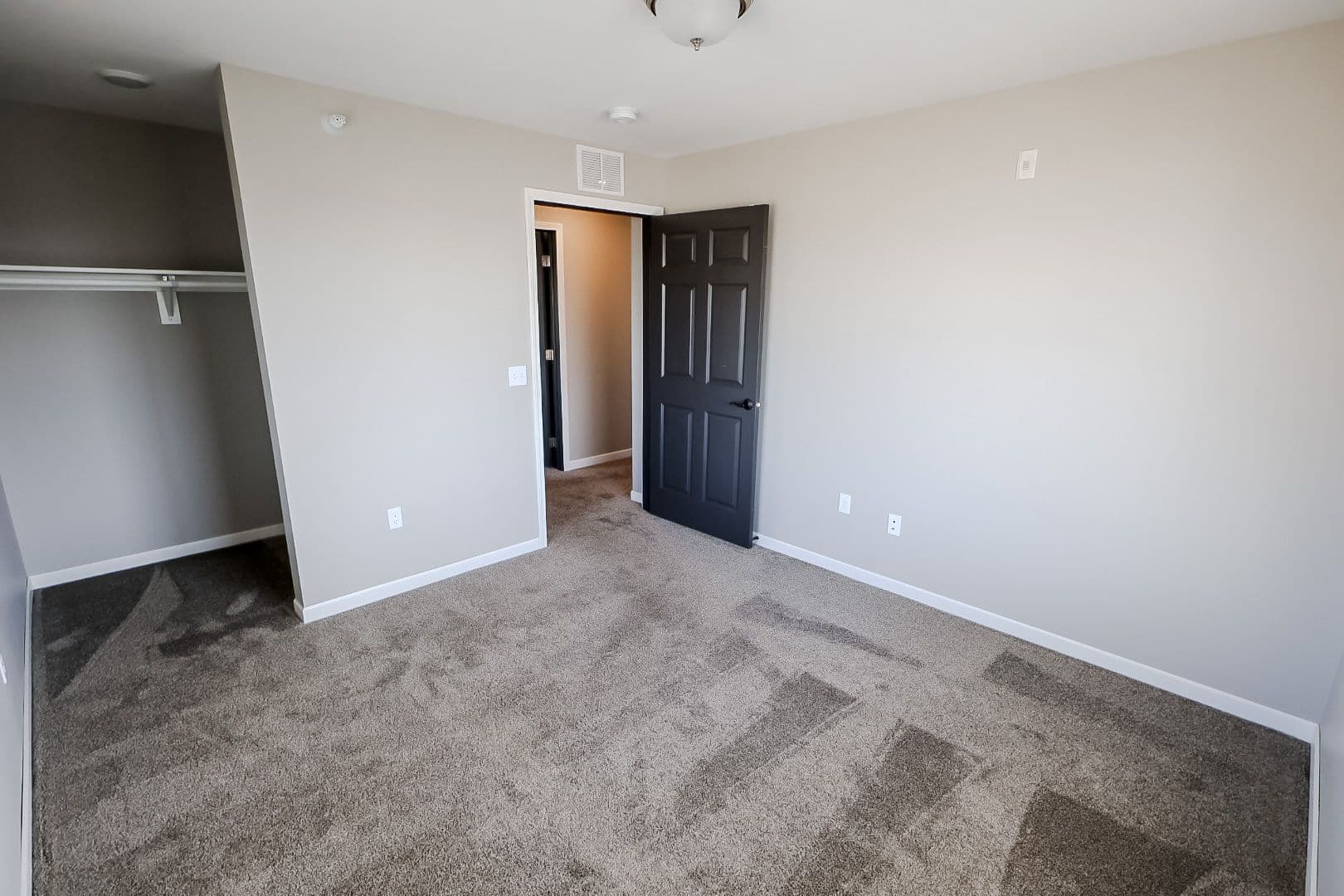 Sioux Falls Apartment: 3600 S Grand Slam Ave
