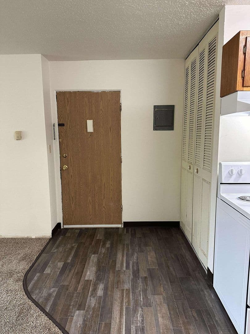 Fargo Apartment: 512-514 30th Ave N