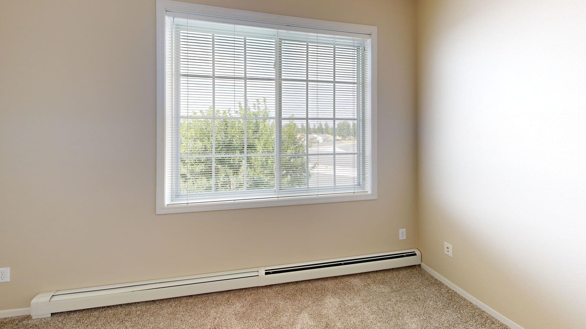 Moorhead Apartment: 1501 Belsly Blvd