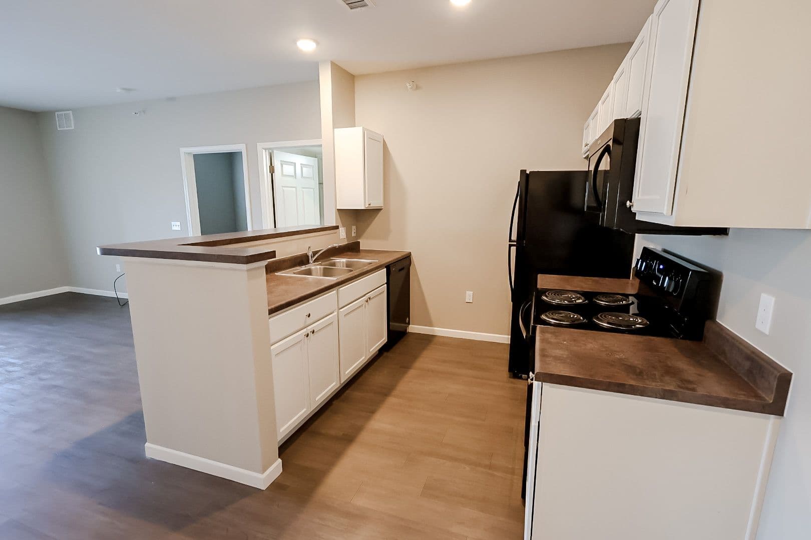 Sioux Falls Apartment: 3600 S Grand Slam Ave
