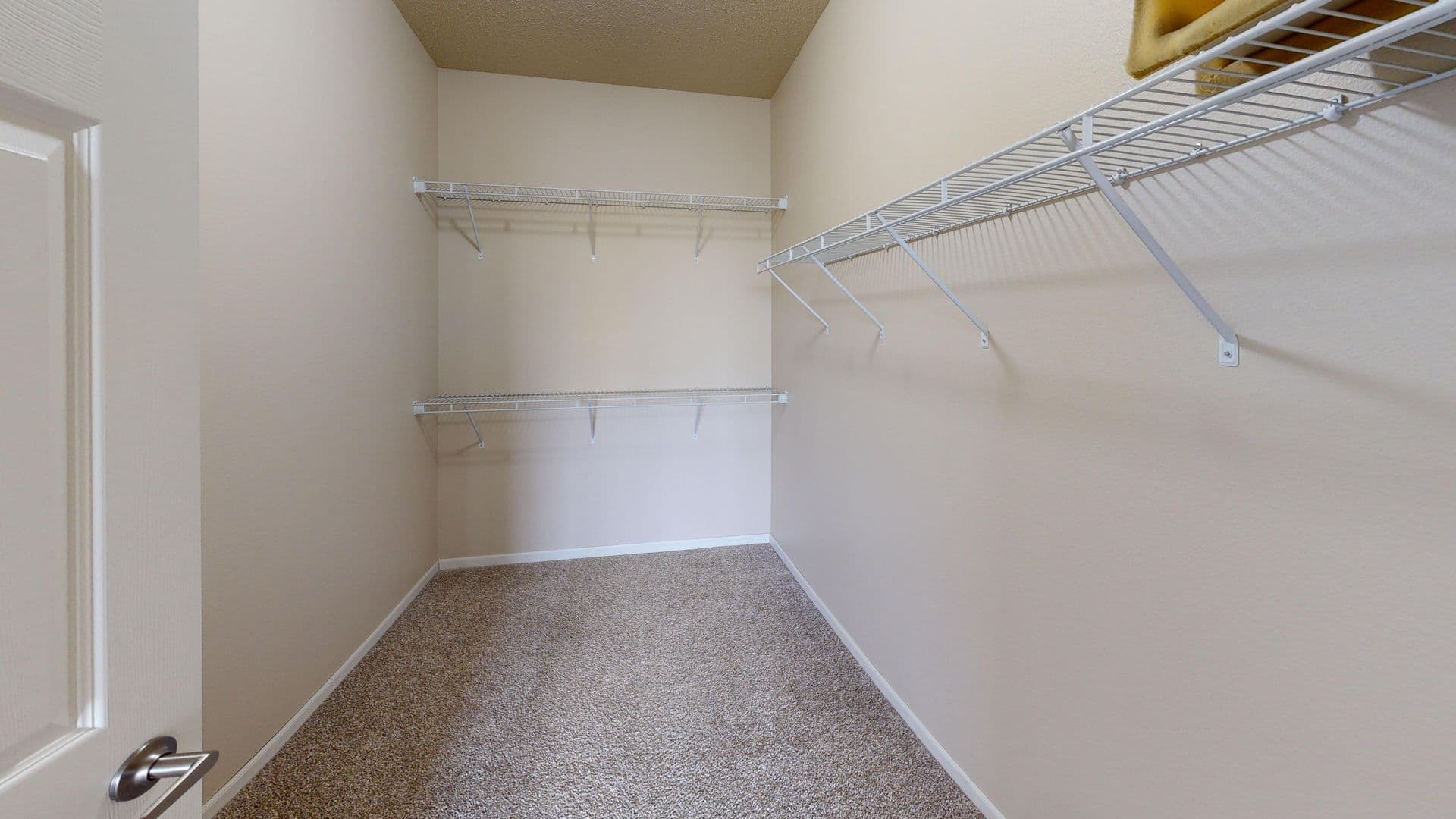 Moorhead Apartment: 1501 Belsly Blvd
