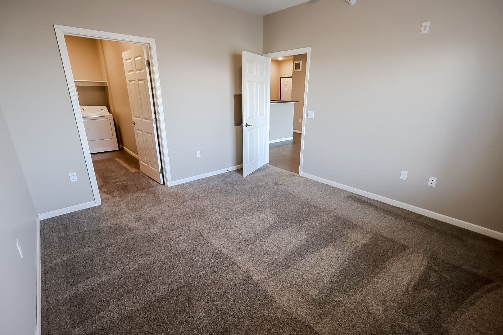 Sioux Falls Apartment: 3600 S Grand Slam Ave