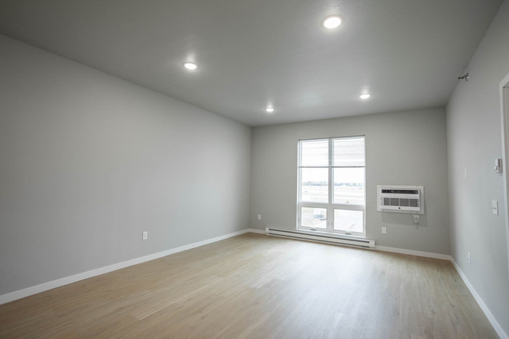 Fargo Apartment: 1882 39th St S