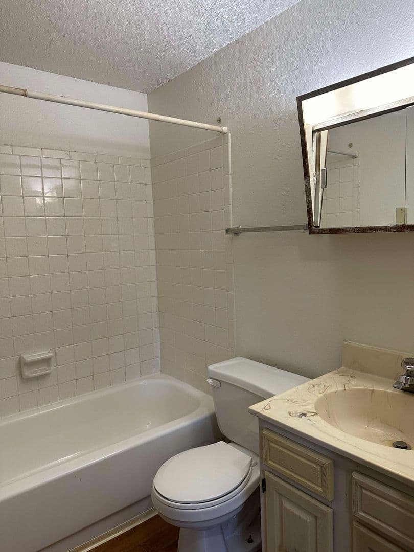 Fargo Apartment: 1502 Dakota Dr N