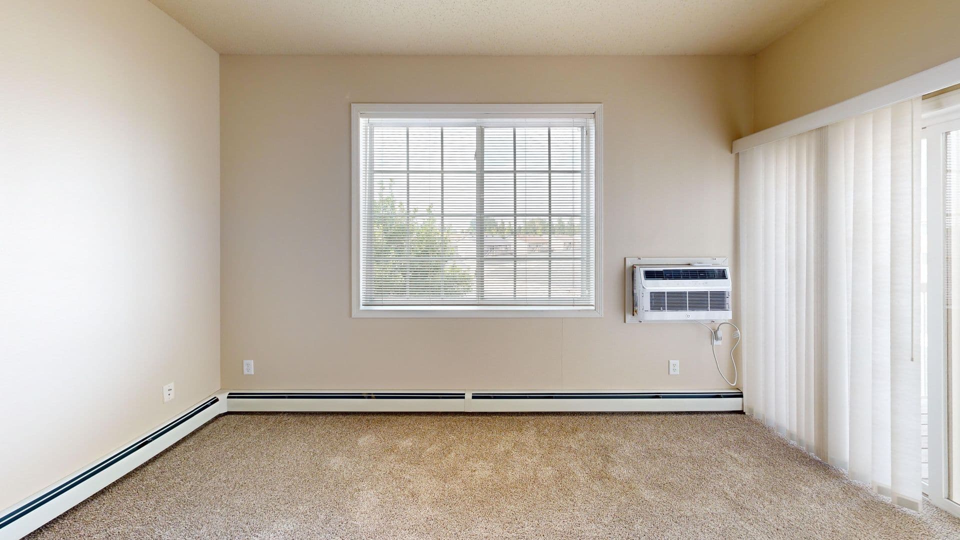 Moorhead Apartment: 1501 Belsly Blvd