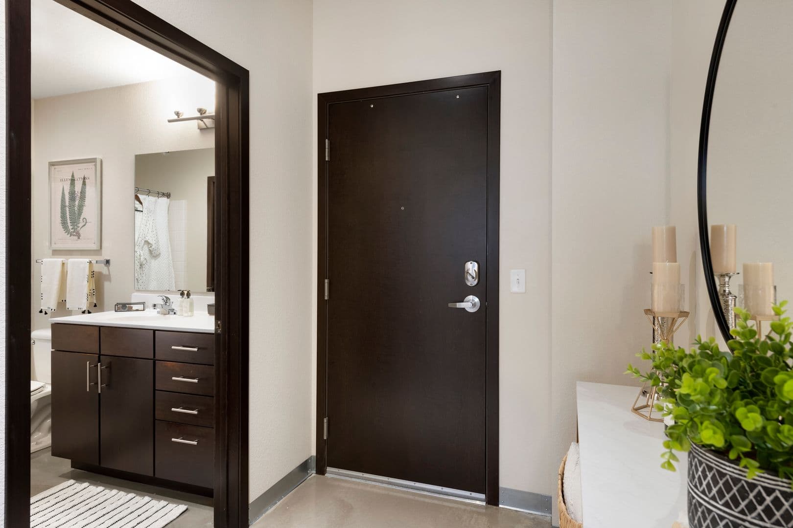 Minneapolis Apartment: 607 Washington Ave N
