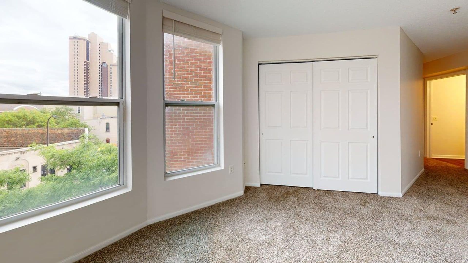 Minneapolis Apartment: 22 University Ave NE