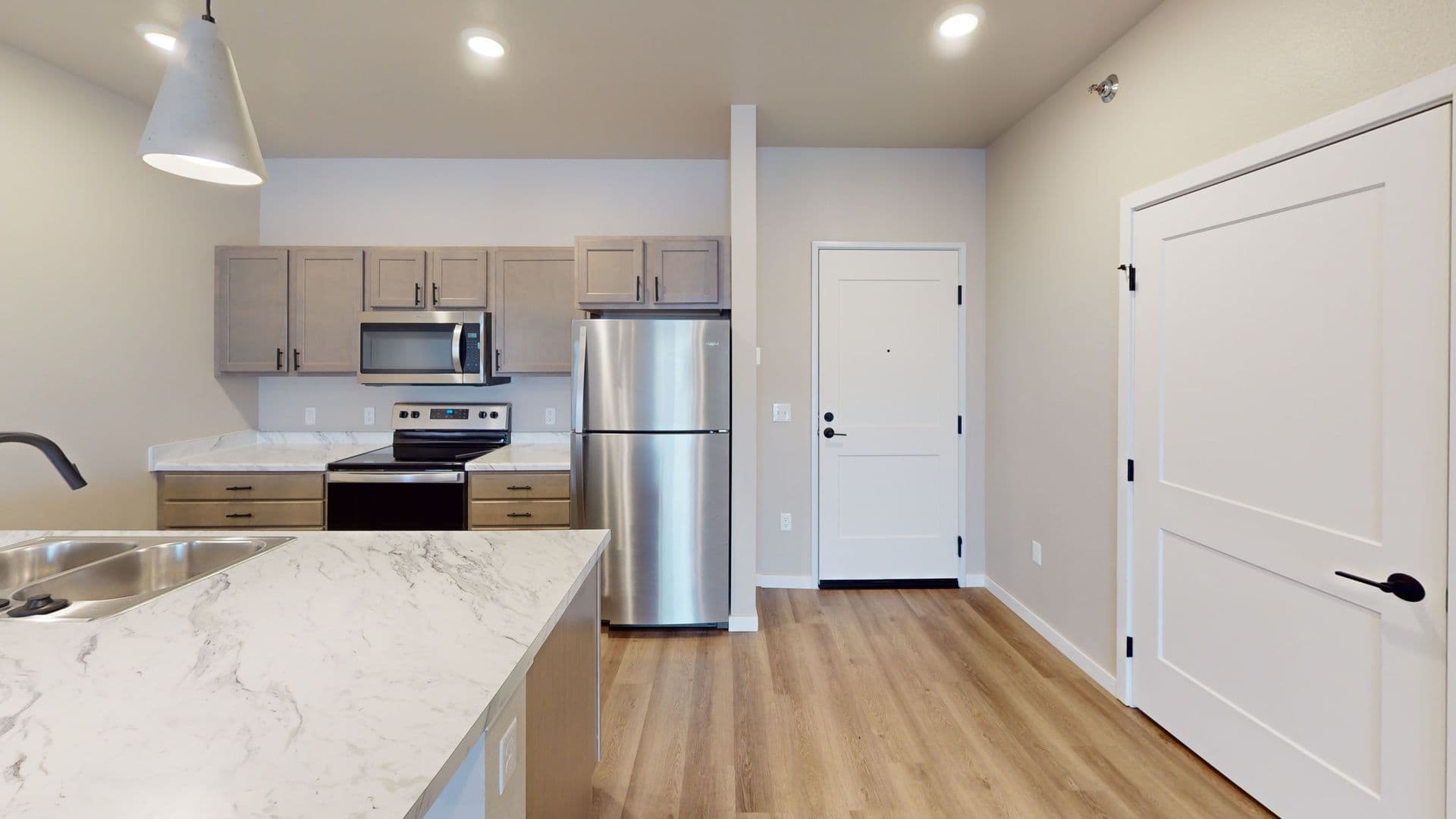 Watertown Apartment: 1631 4th Street NE