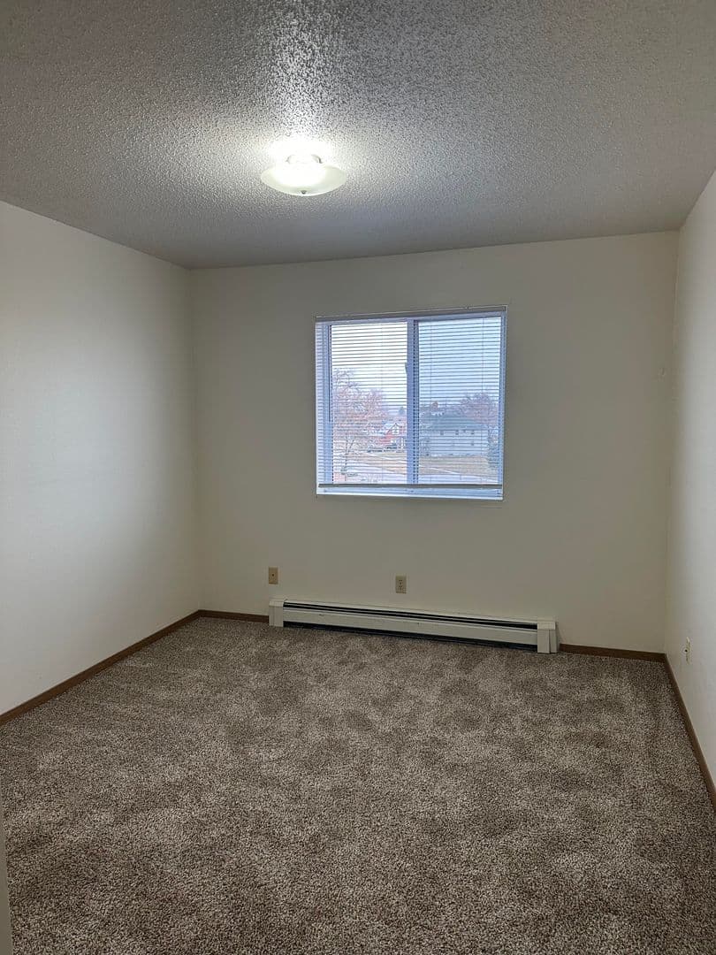 Fargo Apartment: 1704-1736 Dakota Dr. N.