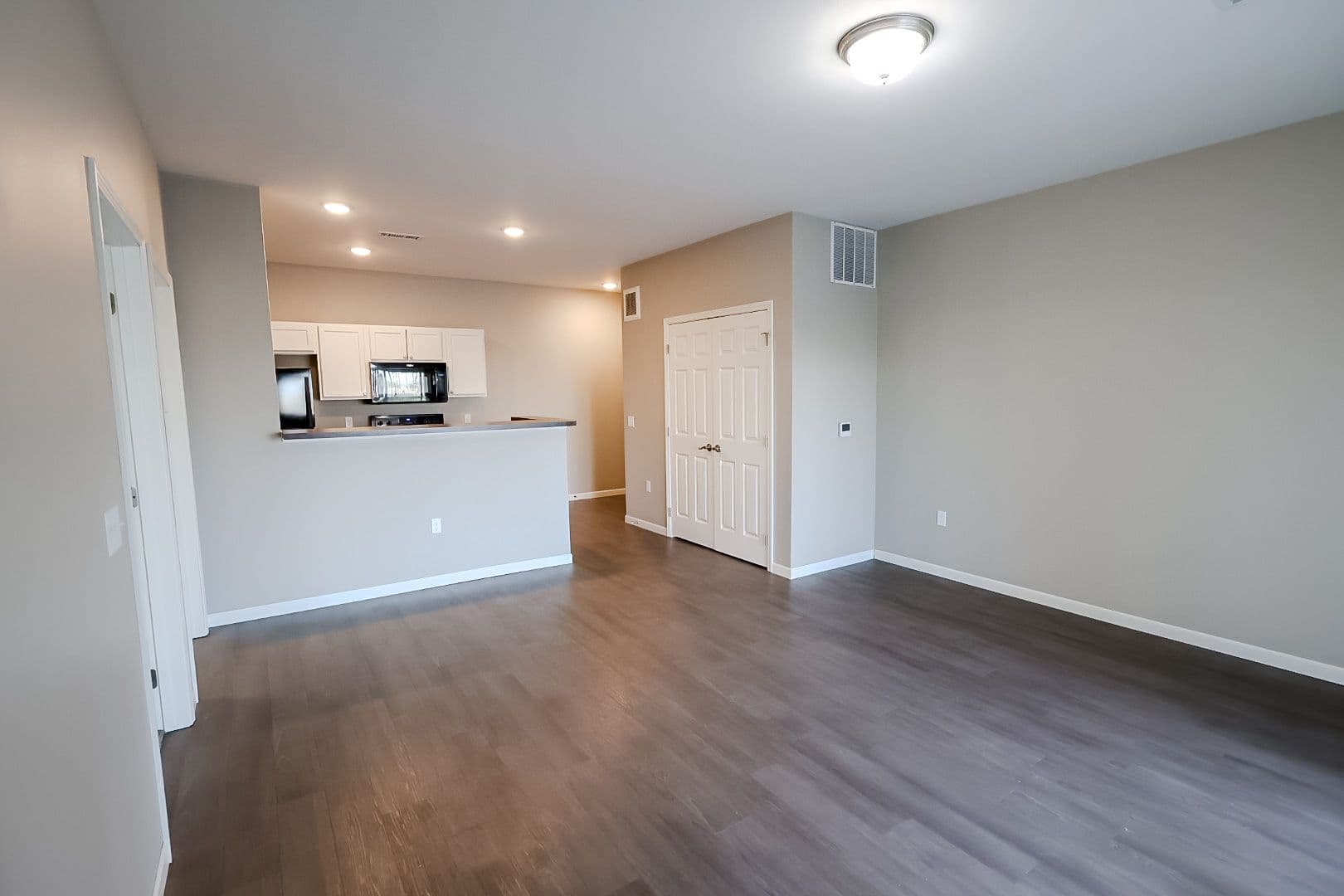 Sioux Falls Apartment: 3600 S Grand Slam Ave