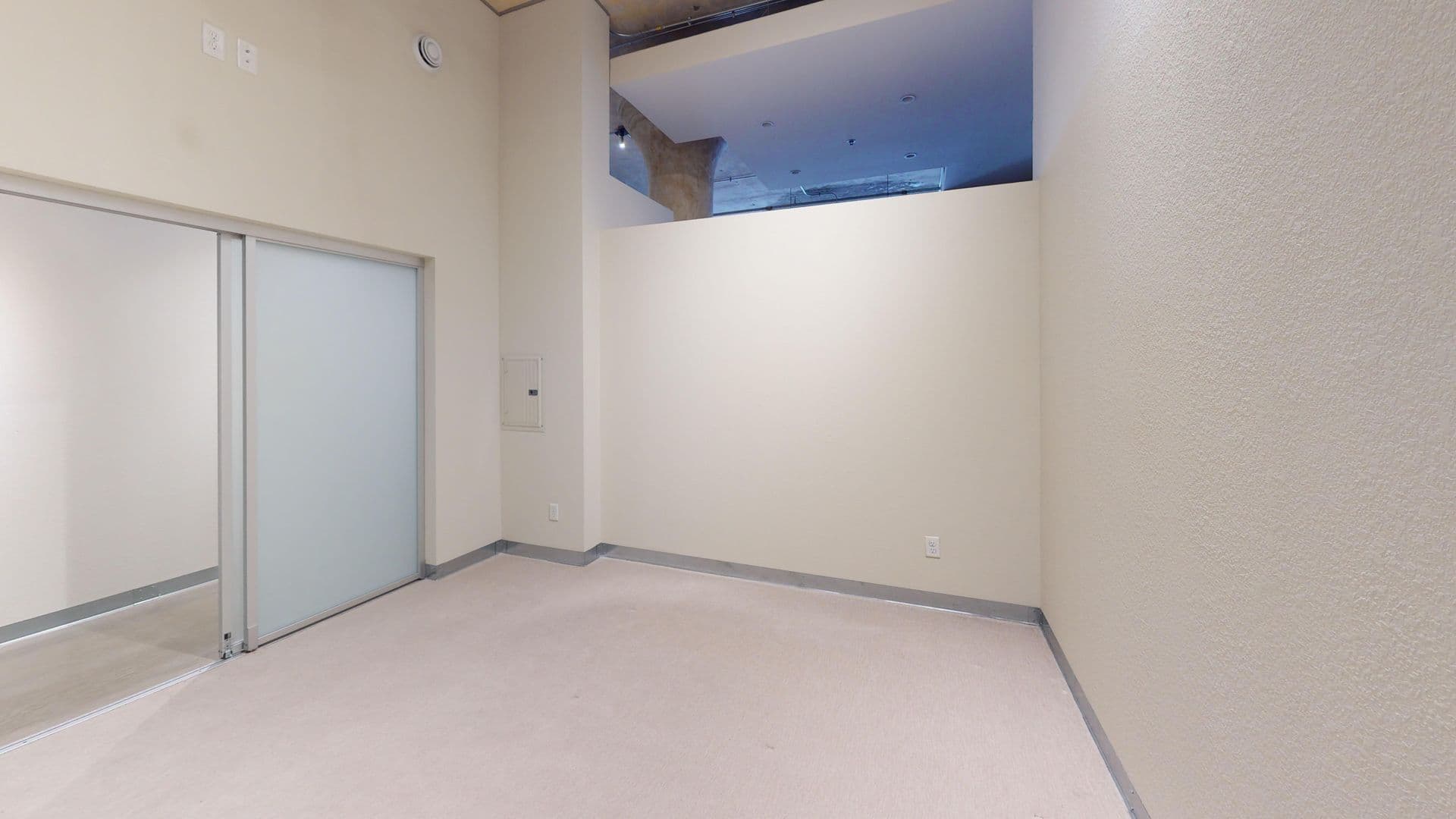 Minneapolis Apartment: 607 Washington Ave N