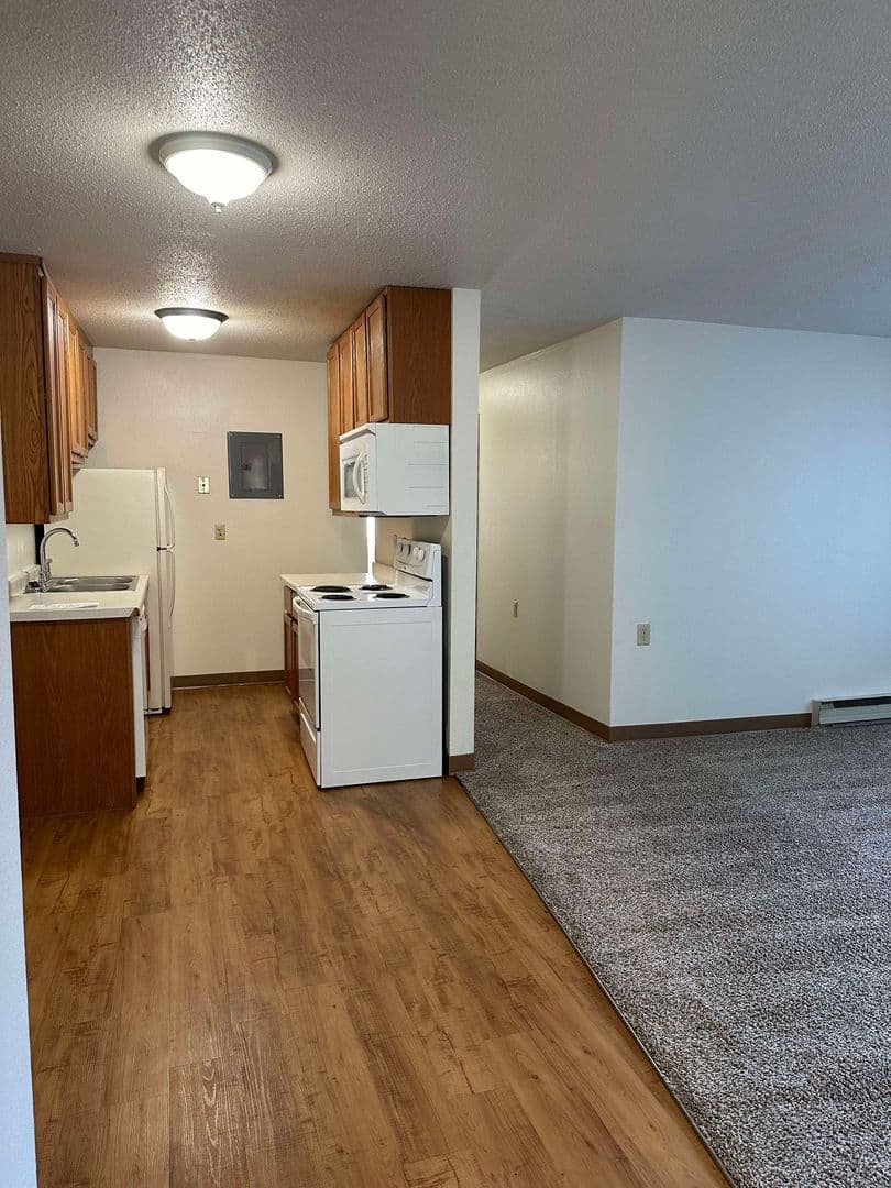 Fargo Apartment: 1502 Dakota Dr N