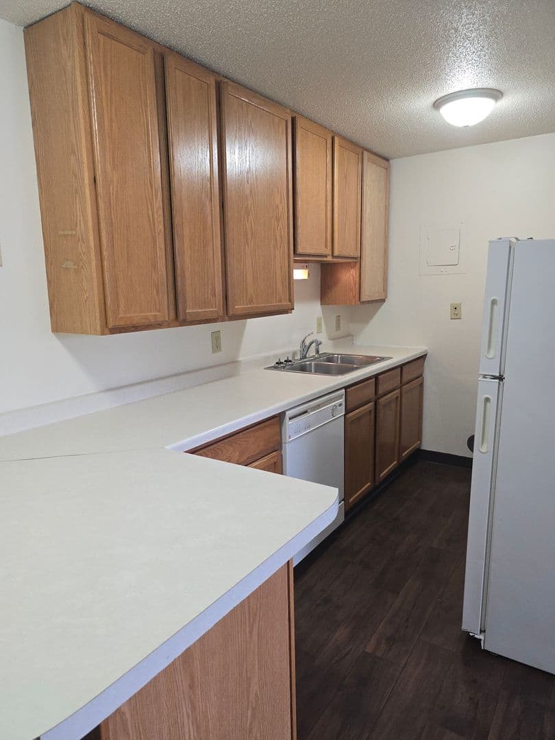 Fargo Apartment: 1010 16th St N