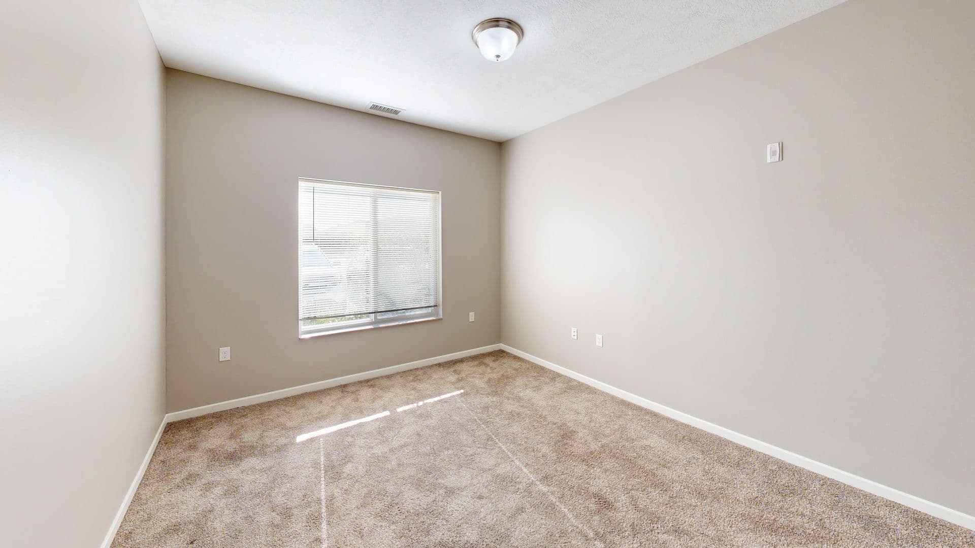 Sioux Falls Apartment: 3600 S Grand Slam Ave