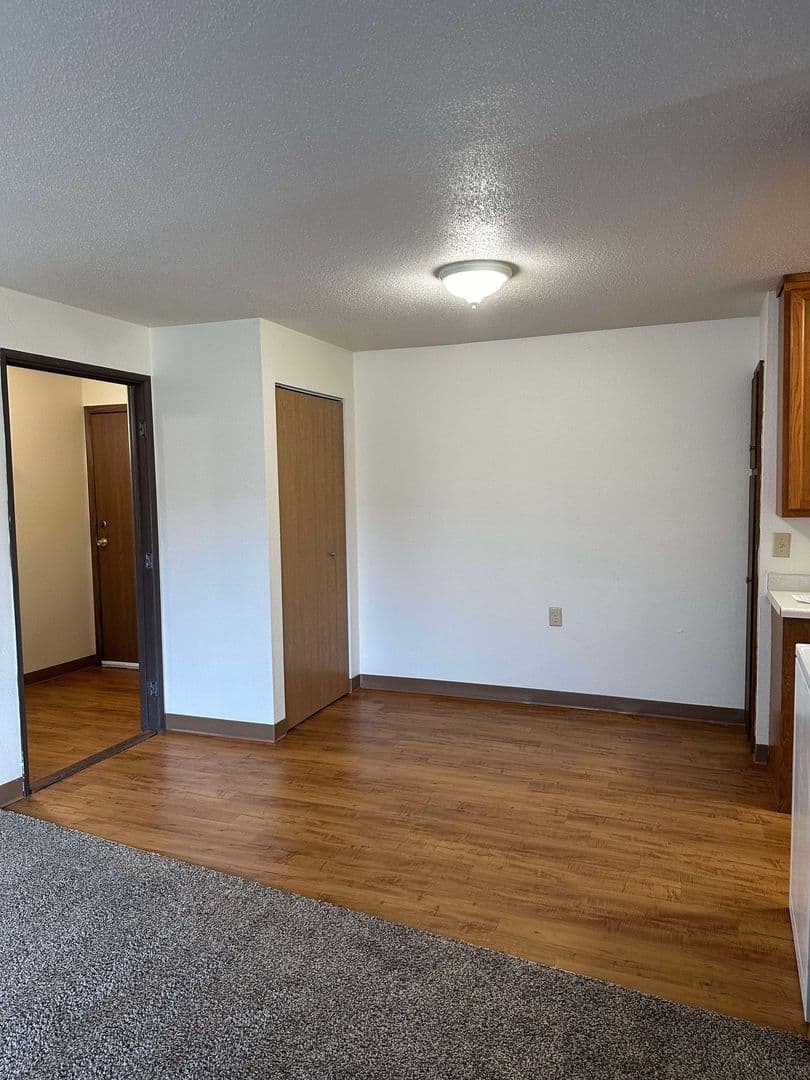 Fargo Apartment: 1502 Dakota Dr N