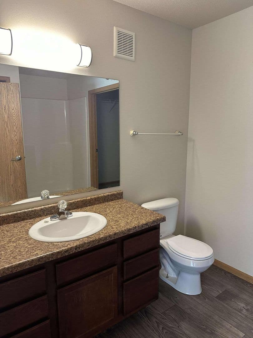Fargo Apartment: 2055 Dakota Dr N