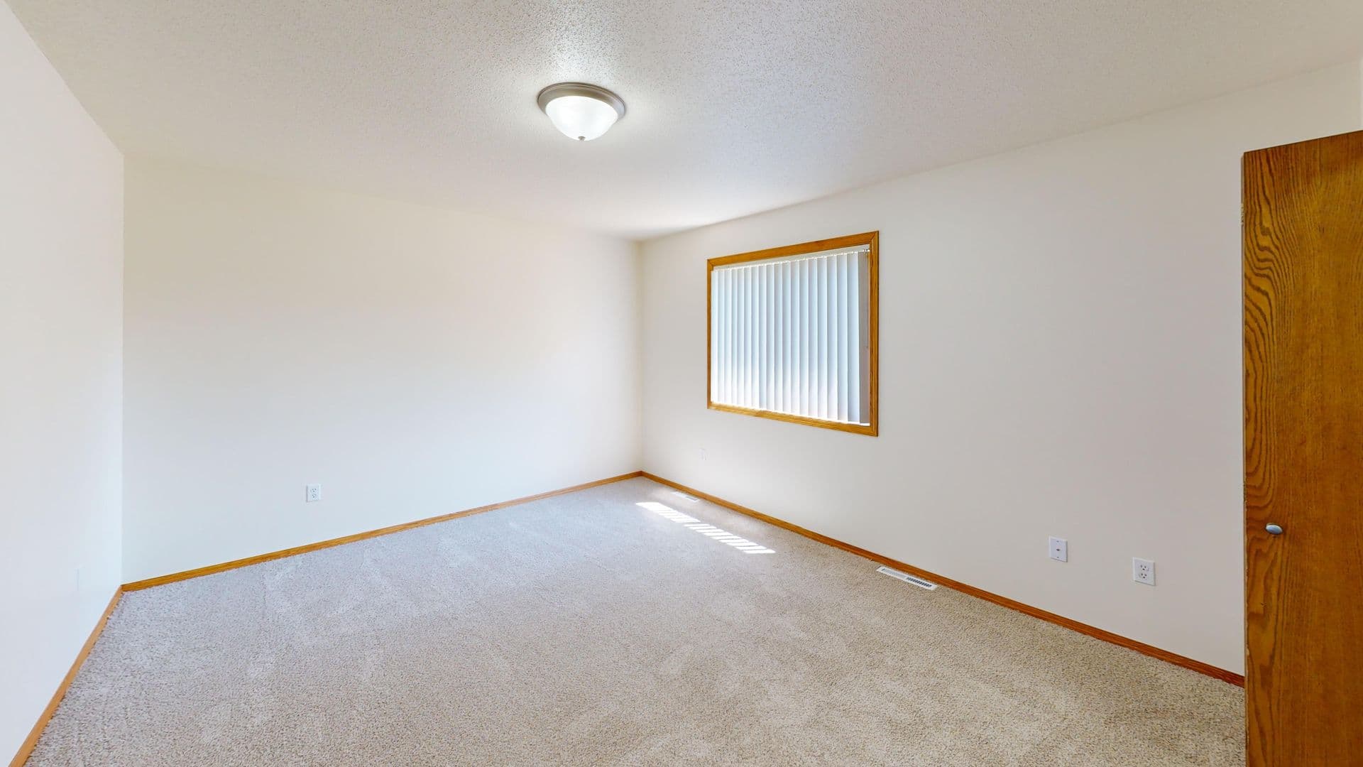 Fargo Apartment: 3225-3235 35th Ave S